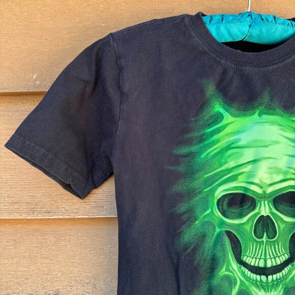 Black Boys M (8) T-Shirt With Neon Green Glow-In-The-Dark Skull Graphic 100% Cot - Picture 4 of 12